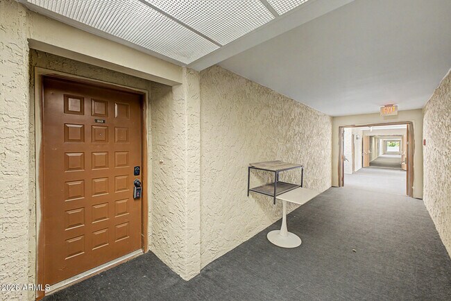 Building Photo - 540 N May