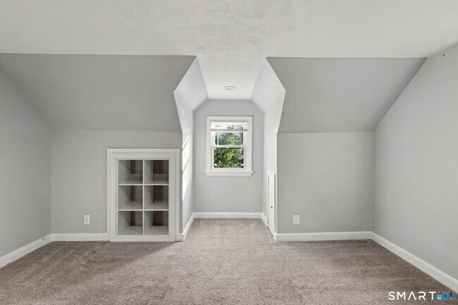 Building Photo - 142 N Taylor Ave