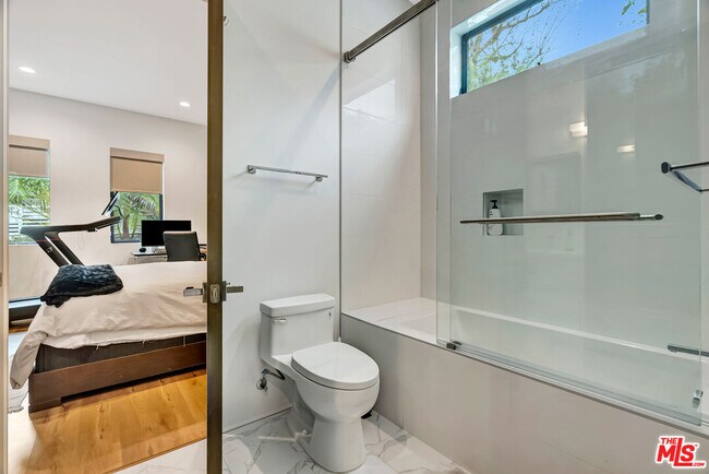 Building Photo - 4203 Saugus Ave