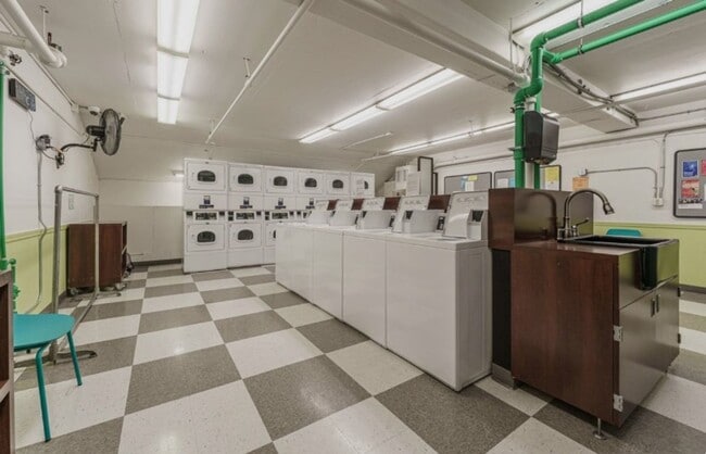 Building Photo - 1-Bedroom Condo on 14th floor of Harrison West - Corner Unit!