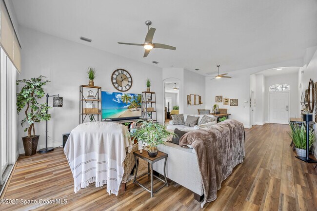 Building Photo - 1785 Ficus Point Dr