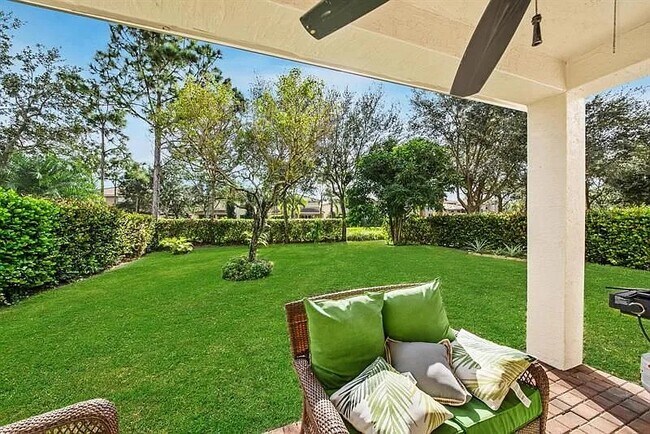 Building Photo - 8477 Breezy Hill Dr