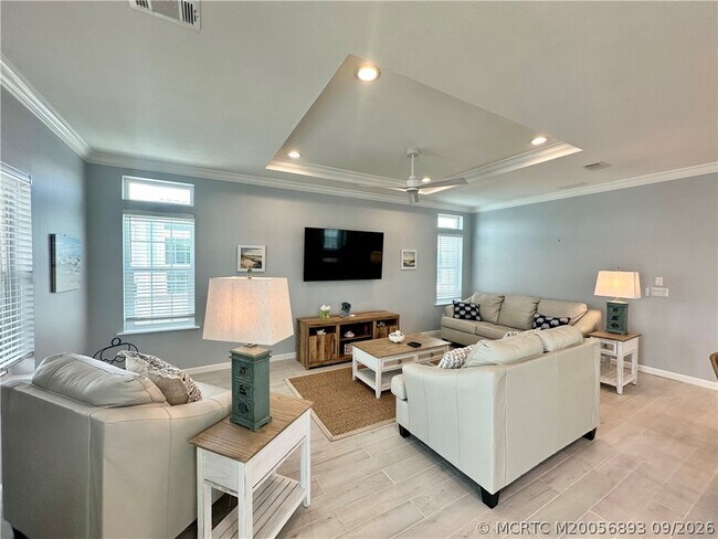 Building Photo - 397 NE Cabana Way