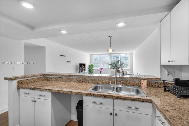 Building Photo - 9125 SW 77th Ave