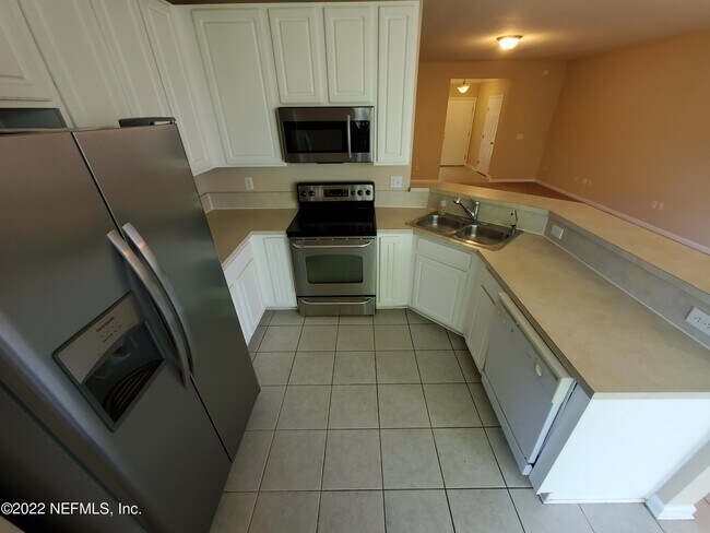 Building Photo - 4856 Parkhurst Pl