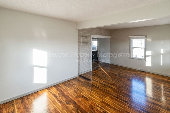 Building Photo - 707 E Providence Ave