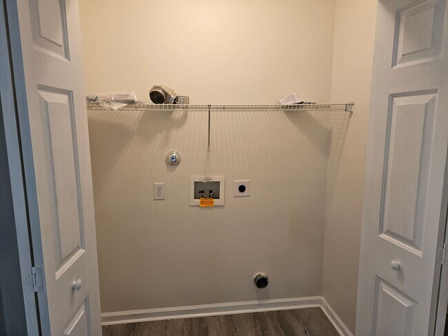 Building Photo - 3 bedroom, 2 bath home in the Neighborhoods of Holly Ridge Community