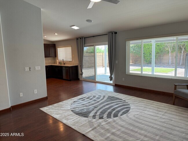Building Photo - 4629 E Lavender Ln