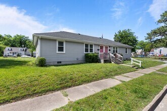 Building Photo - Cozy 2-Bedroom Duplex Apartment in Norfolk