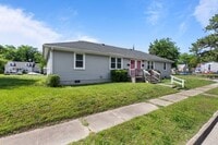 Building Photo - Cozy 2-Bedroom Duplex Apartment in Norfolk