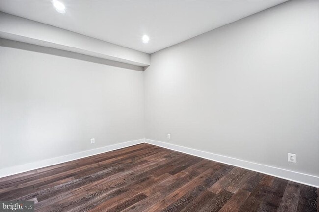 Building Photo - 1565 Hane St