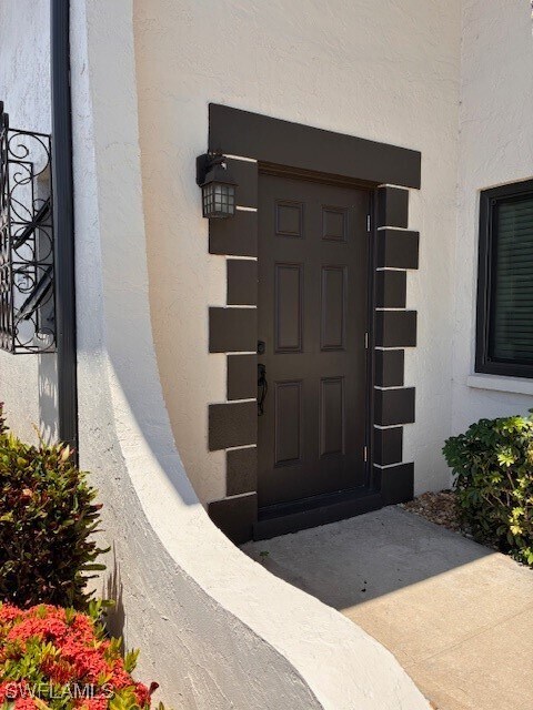 Building Photo - 4715 Santa Barbara Blvd