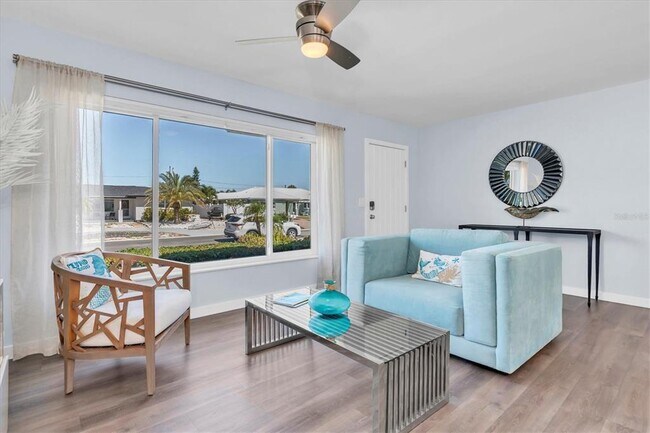 Building Photo - 104 24th St