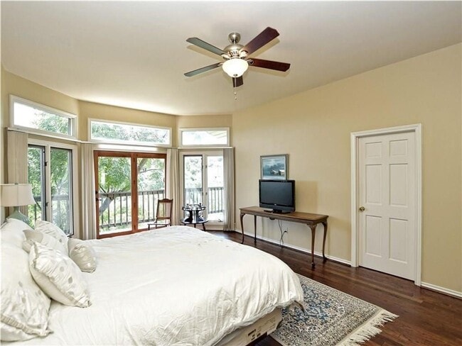 Building Photo - 205 Capri