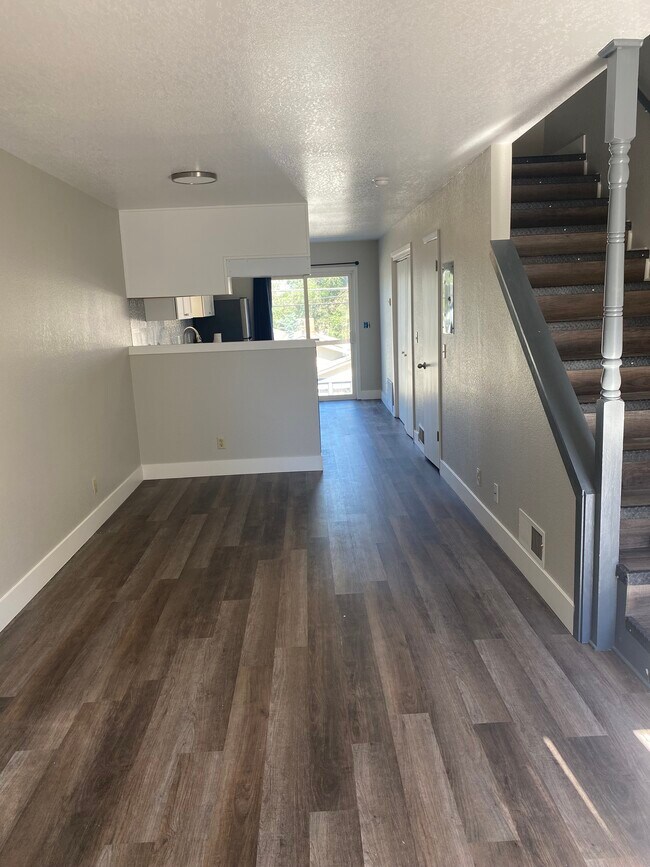 Building Photo - 922 Plumas St