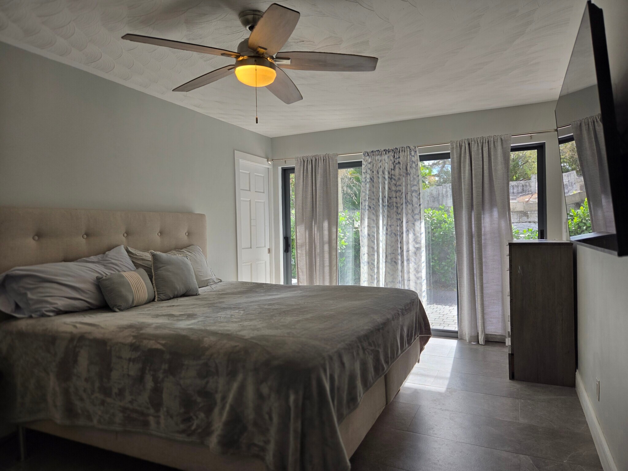 Building Photo - 1634 NE 4th Pl