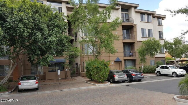 Building Photo - 1701 E Colter St