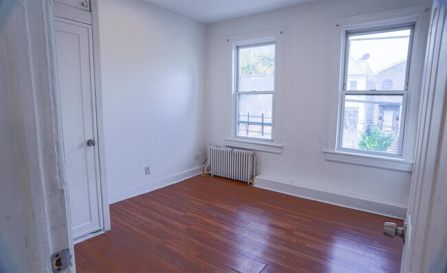 Building Photo - 13 Stevens Ave