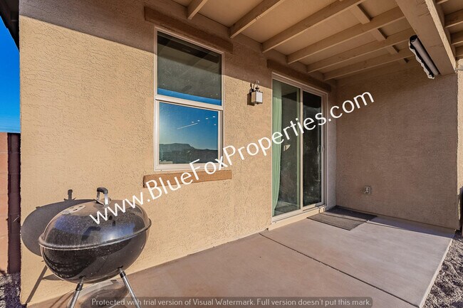 Building Photo - 8683 N Calle La Canoa