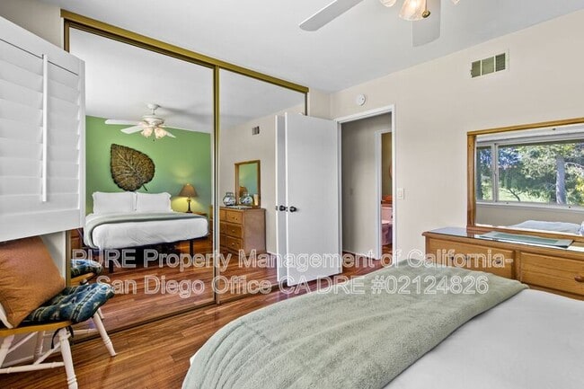 Building Photo - 12576 Oaks N Dr