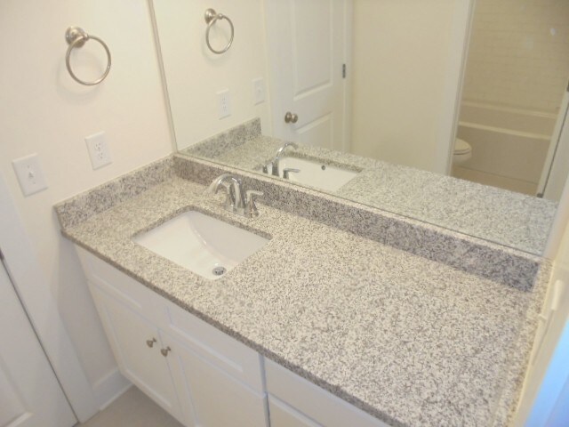 Building Photo - 1076 Adams Haven Bend