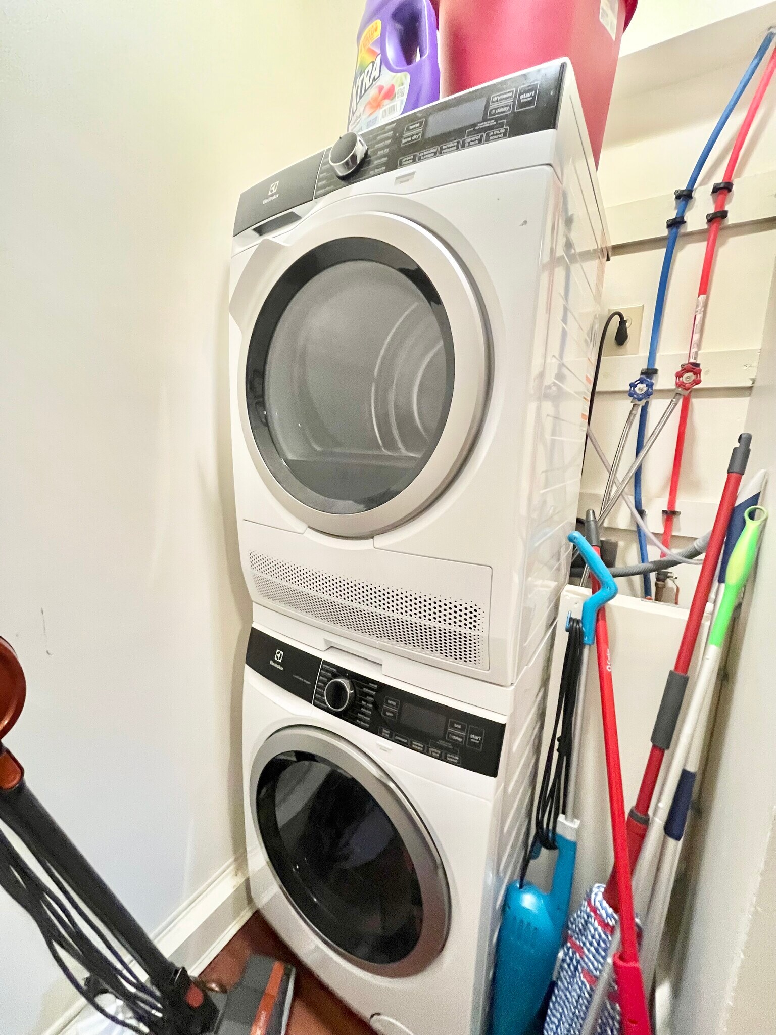 Building Photo - 614 Columbus Ave