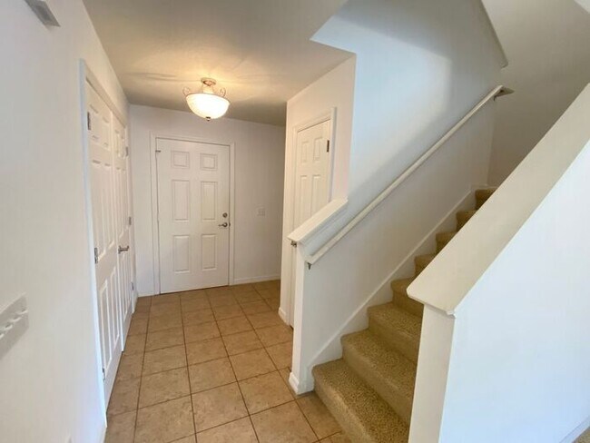 Building Photo - AVALON PARK EAST ORLANDO