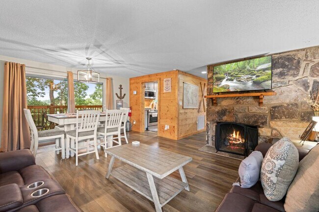 Building Photo - 2140 Battle Hill Rd