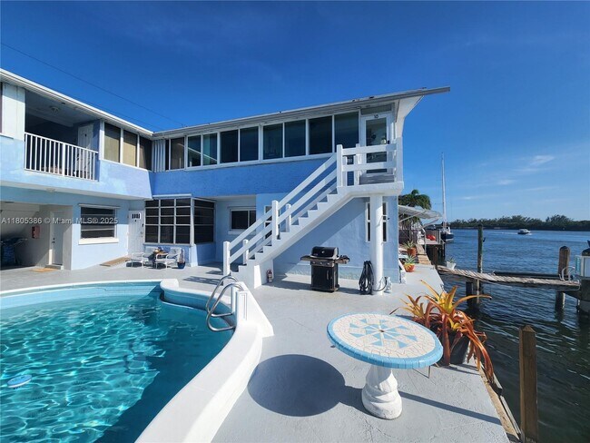 Building Photo - 2106 N Ocean Dr