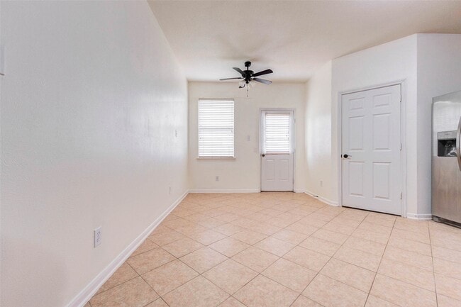Building Photo - 7434 Jacobs Well Dr