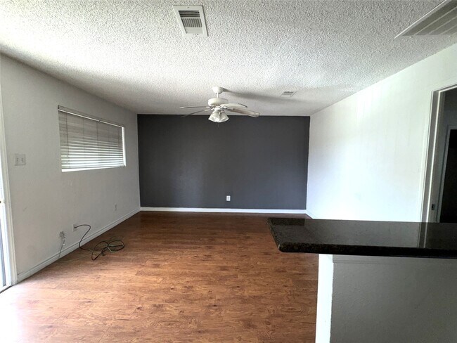 Building Photo - 1405 2nd St
