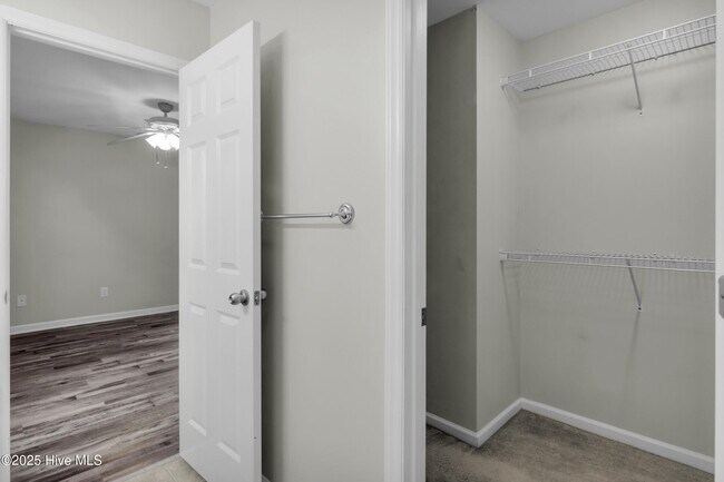 Building Photo - 152 Crooked Run Dr