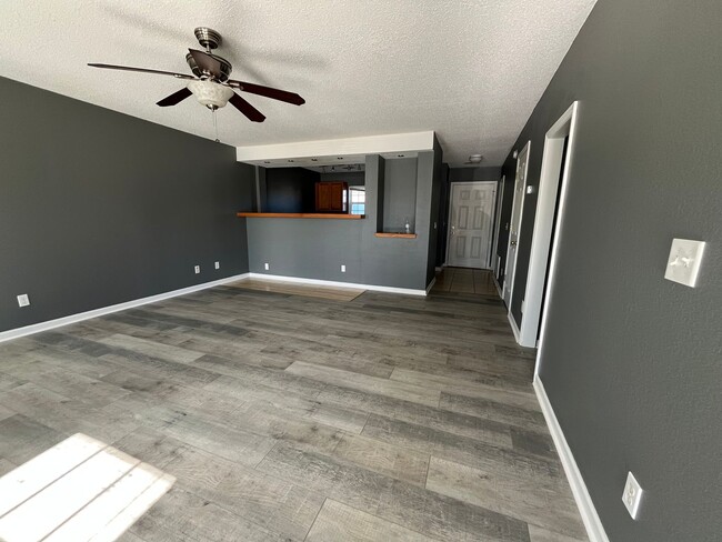 Building Photo - 57 Bearing Cir