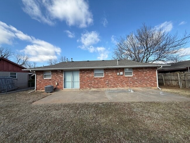 Building Photo - 3938 SE 14th Pl