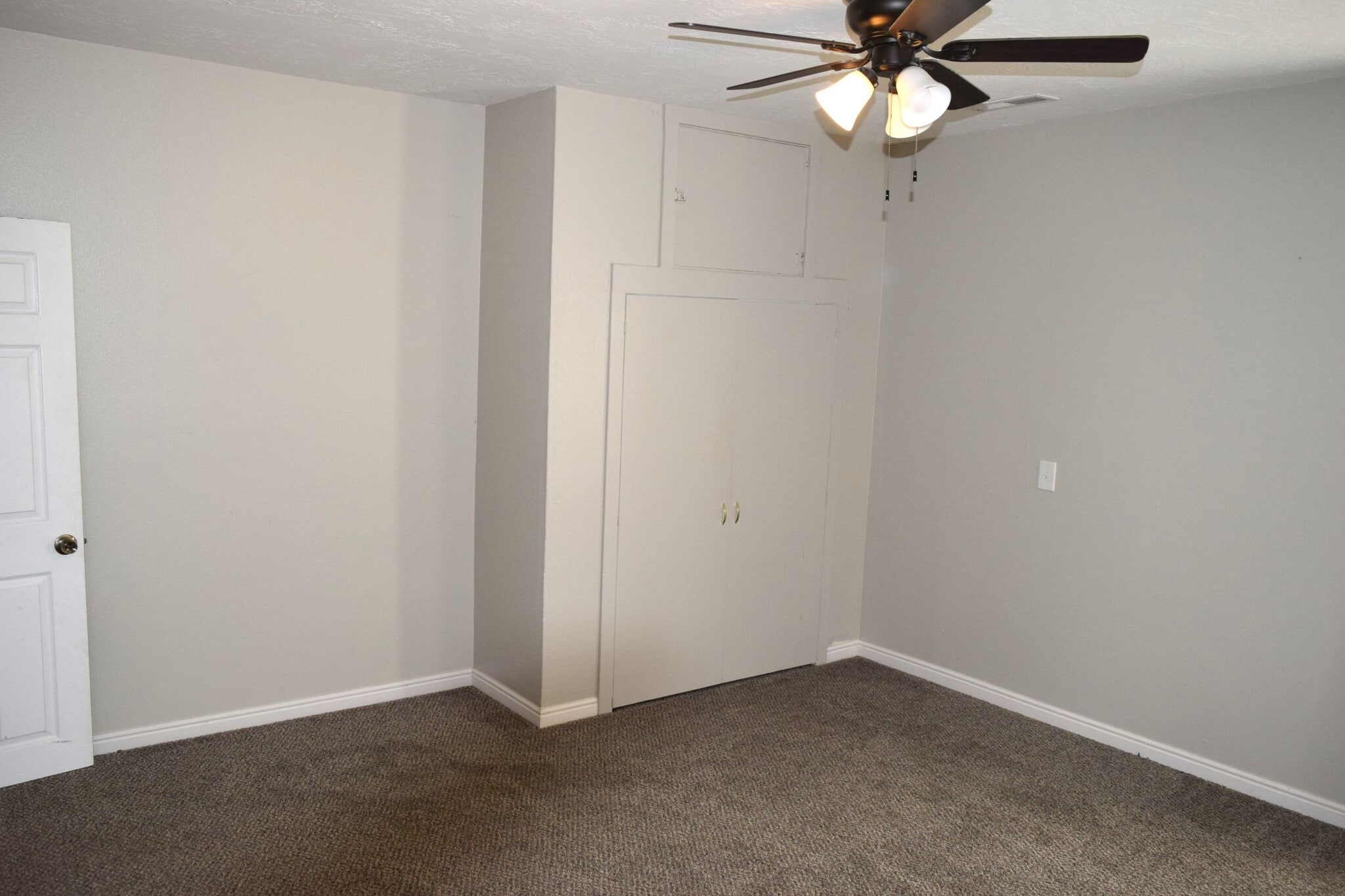 Primary Bedroom - 30 N 200 W