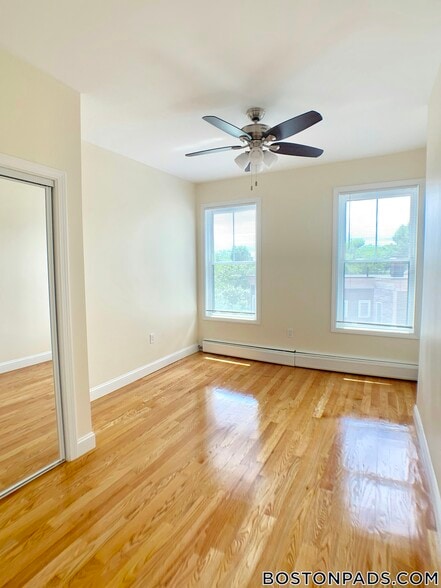 Building Photo - 35 Brookline St