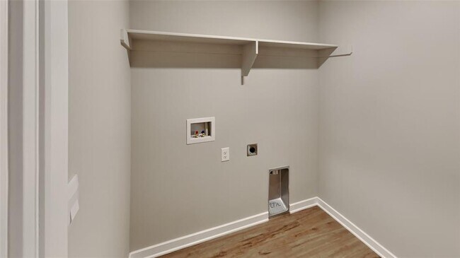 Building Photo - 2933 Ember Dr