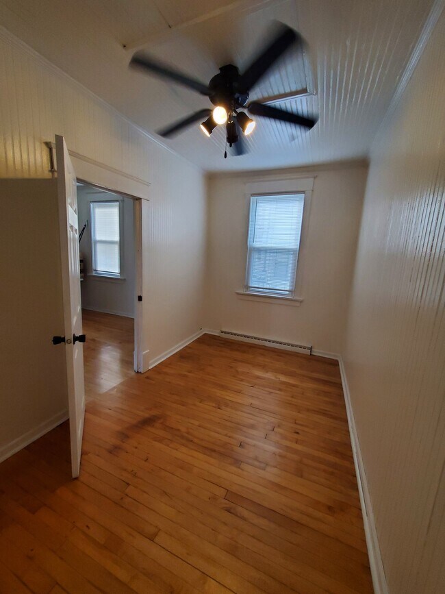 Building Photo - 1548 S 56th St