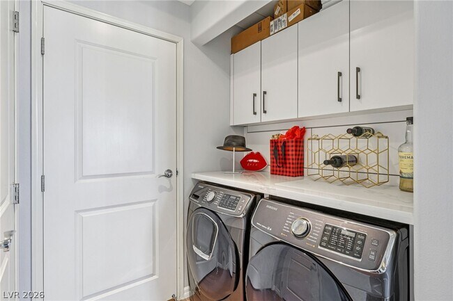 Building Photo - 8255 S Las Vegas Blvd