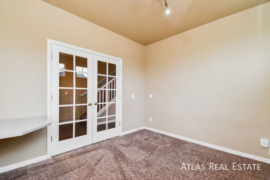 Building Photo - 7974 Irish Dr