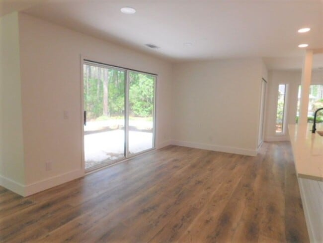 Building Photo - Island home for rent
