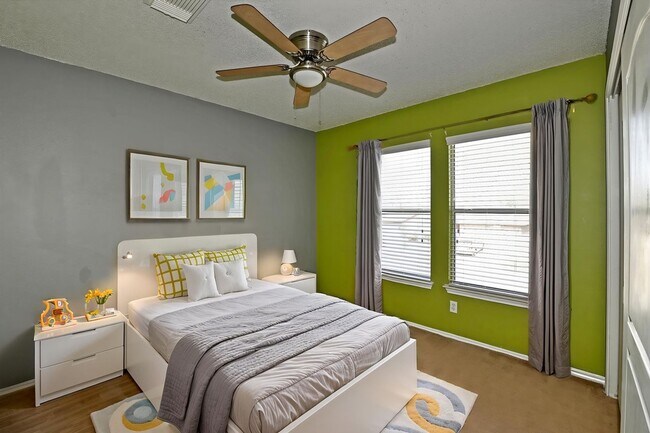 Building Photo - TWO STORY  |  4 BEDROOM  |  2.5 BATH  |  2135ft  |  GREAT SCHOOLS