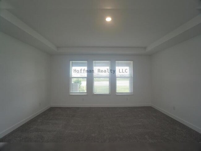 Building Photo - Stunning 5-Bedroom Lakeview Home in River Landing, Wesley Chapel