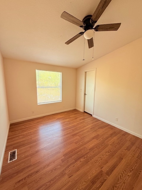Building Photo - Manufactured Home For Rent
