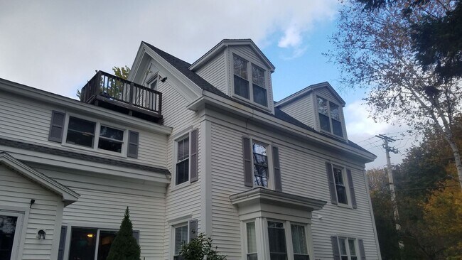 Building Photo - 8 Stanwood St