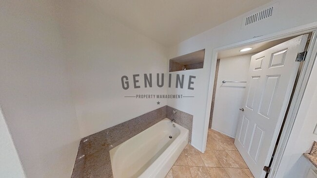 Building Photo - Coming Soon: Charming 2 Bed 2 Bath Condo i...