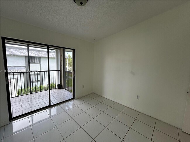 Building Photo - 468 NE 206th Ln