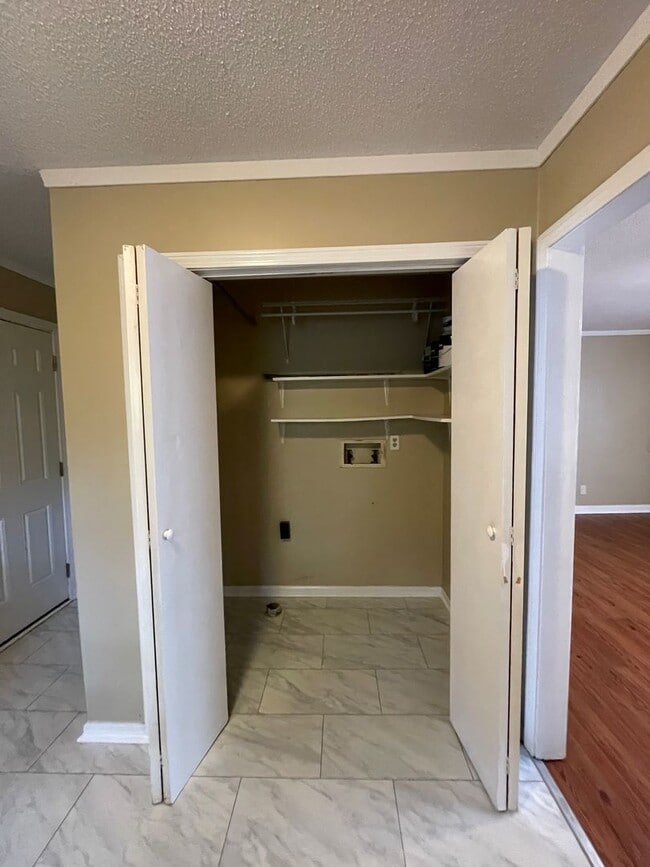 Building Photo - Secluded Hilltop Bungalow with Fenced Yard & Front Deck