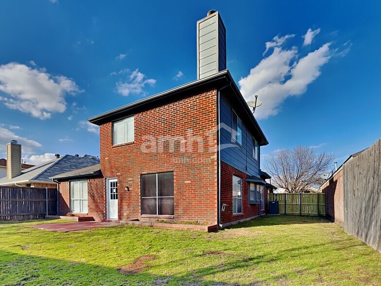 Building Photo - 1364 Honeysuckle Ln