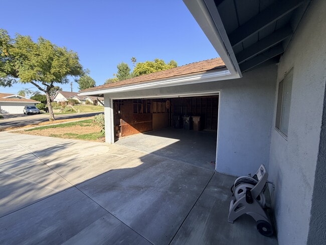 Building Photo - 1624 Mimosa Pl